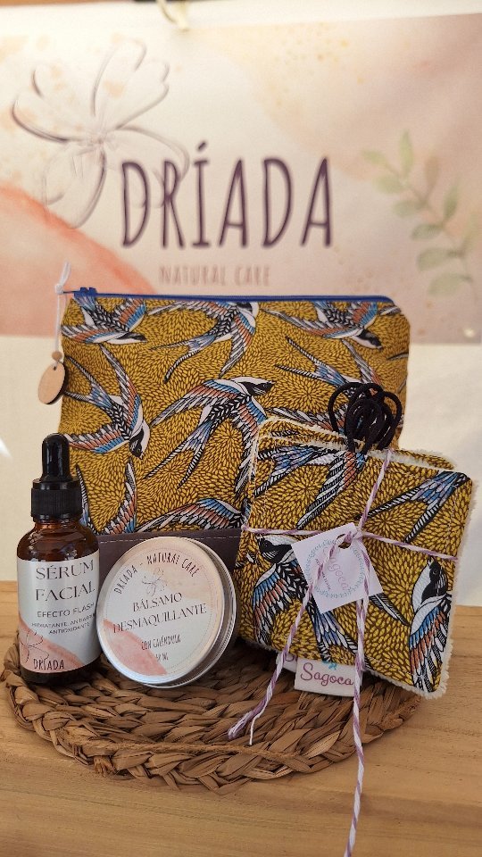 COMBO FACIALTenía muchas ganas de presentaros este combo de higiene facial. Es una colaboración con mi amiga y compañera @driada_naturalcare El combo está formado por: Neceser7 toallitas desmaquillantes CintilloCrema desmaquillantes Serúm revitalizanteTodos productos totalmente artesanales hechos con nuestras manitas 🫶Queréis alguna otra info??? Dejadnos el comentario abajo y os contestaremos. Pedidos: 24/7 🕢 689 45 55 08 Escribe wasa  a la hora que mejor te venga, SIN restricciones  de HORARIOS